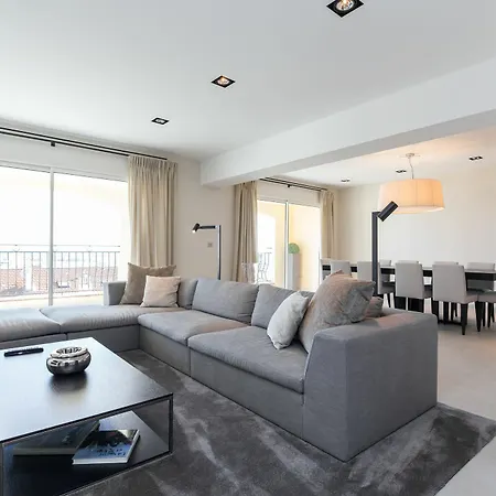Palais View Apartment *